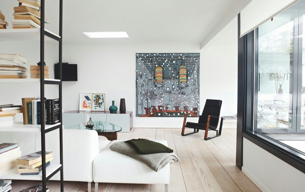 En familiebolig med lys, kunst og design | woman.dk